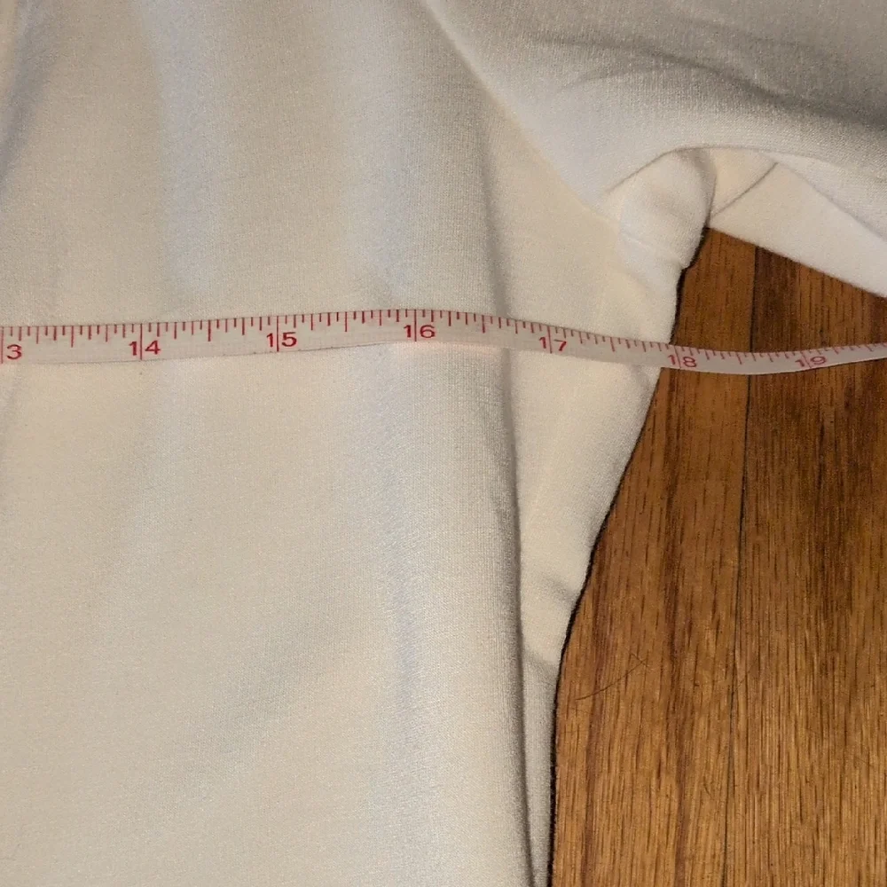 Banana Republic women's white structured Short Sleeve Top  fabric M - Picture 6 of 7